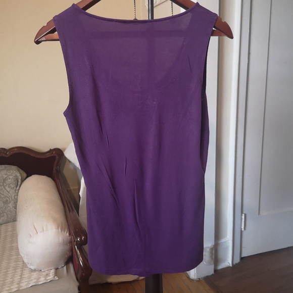 3/$20 Tahari sleeveless top - Picture 5 of 6